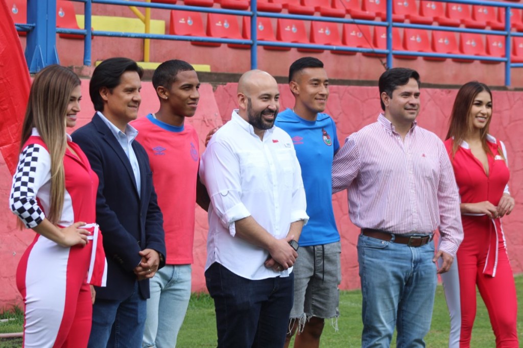 Presentación de Yango como patrocinador de Municipal.