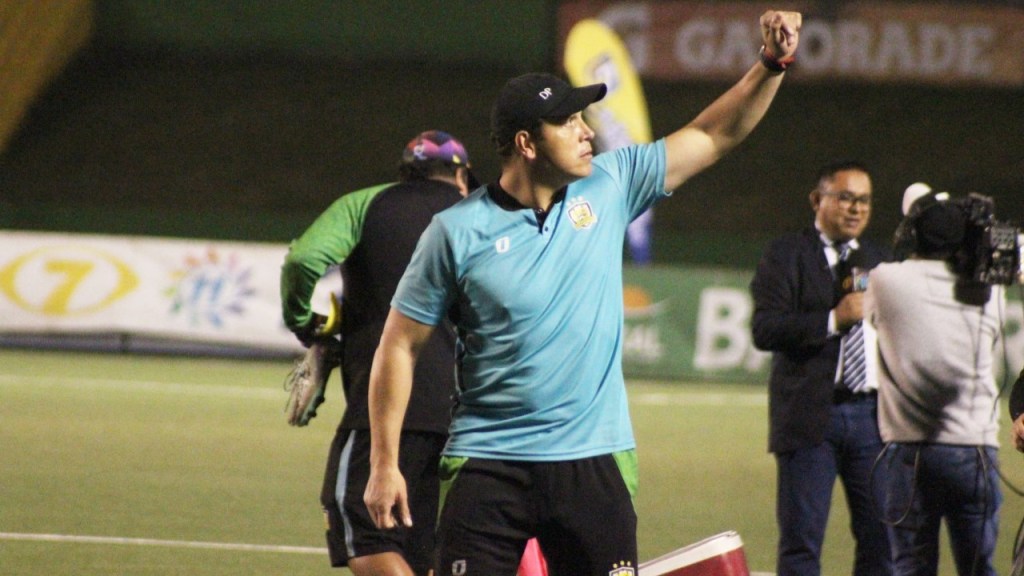 Pezzarossi en el estadio Cementos Progreso.